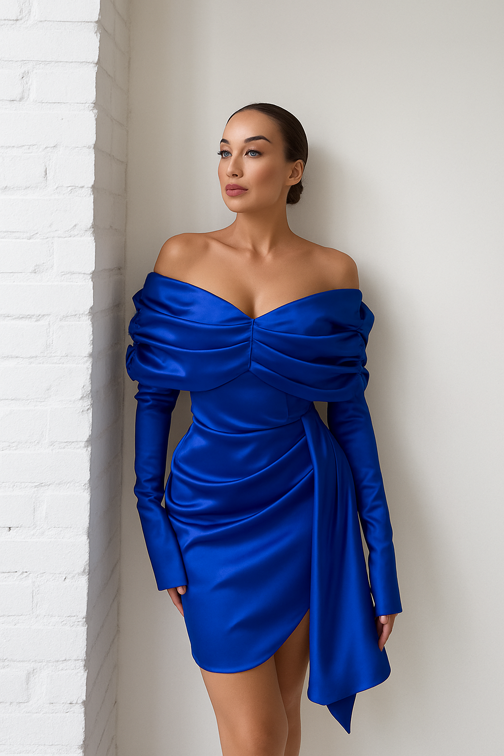 Ellia — Robe en taffetas élastique corsetée