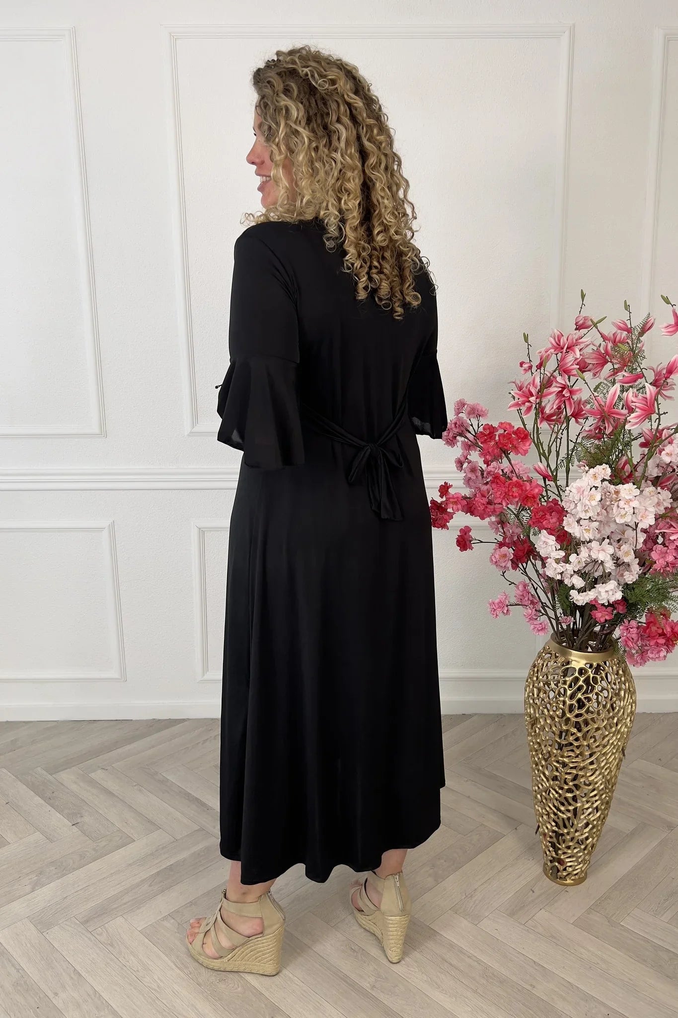 Solane — Robe enroulée nouée et courbée