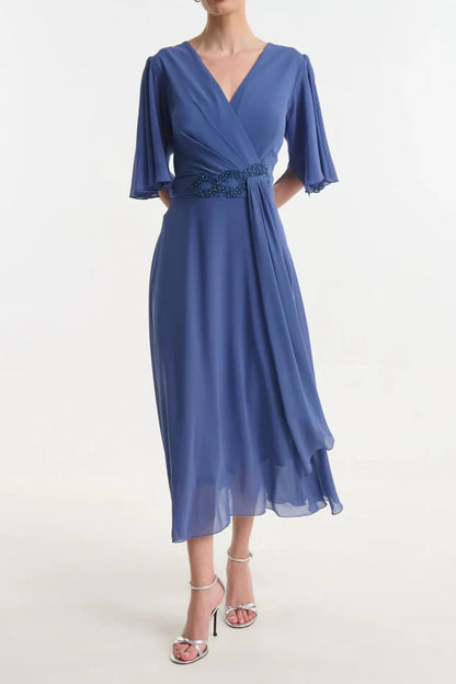 Vestido Midi Fluido – Elegância Graciosa