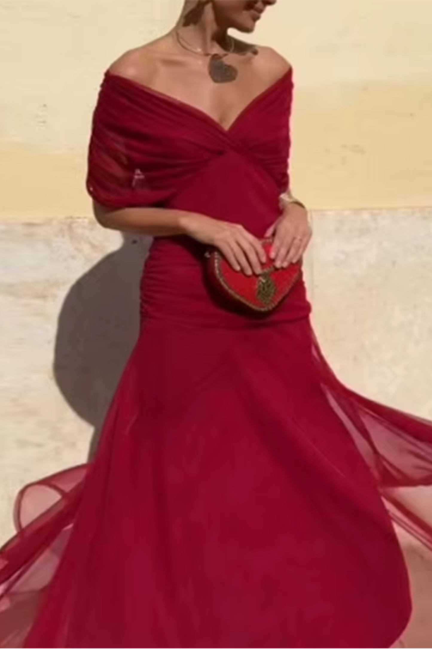 Elin — Robe Maxi à Encolure en V et Taille Cintrée