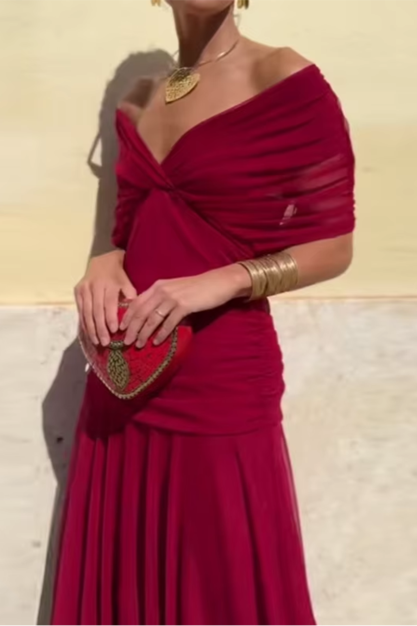 Elin — Robe Maxi à Encolure en V et Taille Cintrée
