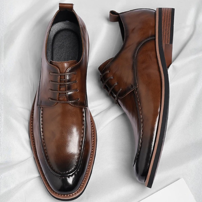 Les Chaussures Oxford Lorenzio avec Finition en Cuir Poli