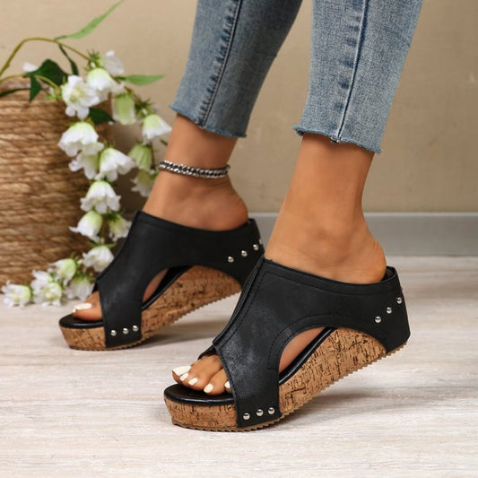 Mary — Sandales à talon compensé avec ornements en clous