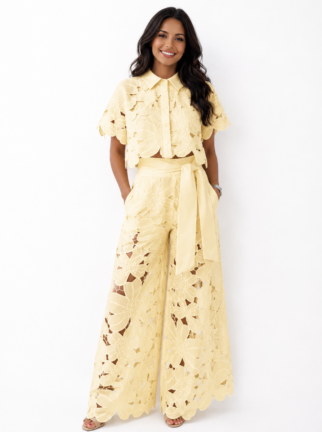 Isabela — Ensemble Blouse & Pantalons Brodés de Dentelle