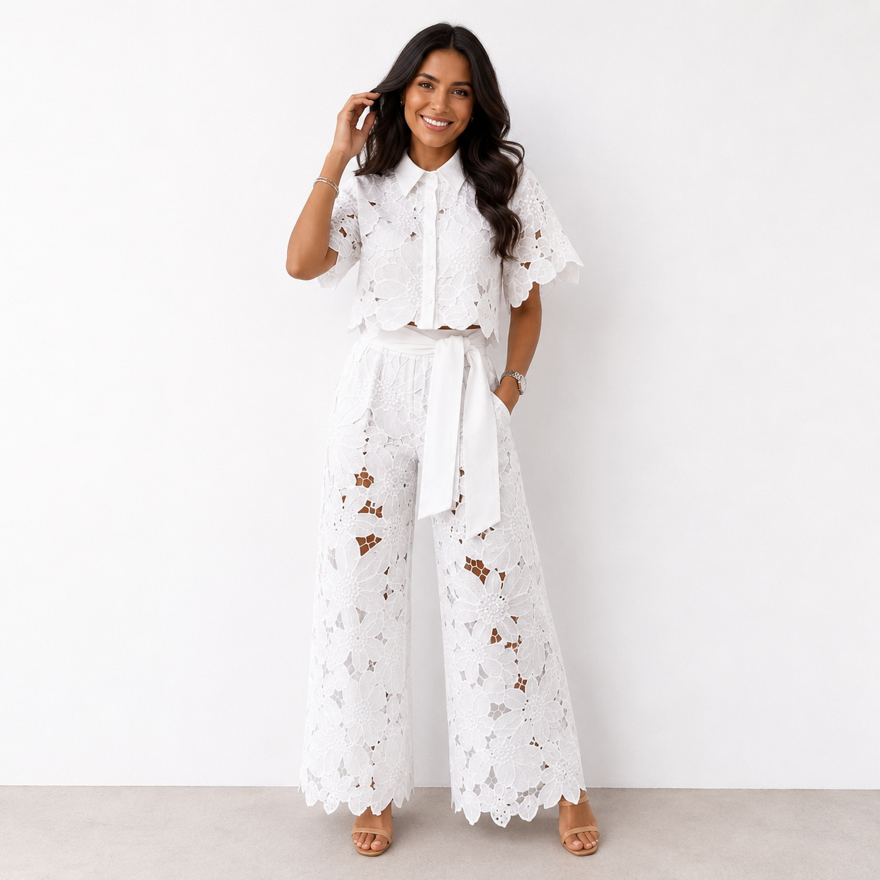Isabela — Ensemble Blouse & Pantalons Brodés de Dentelle