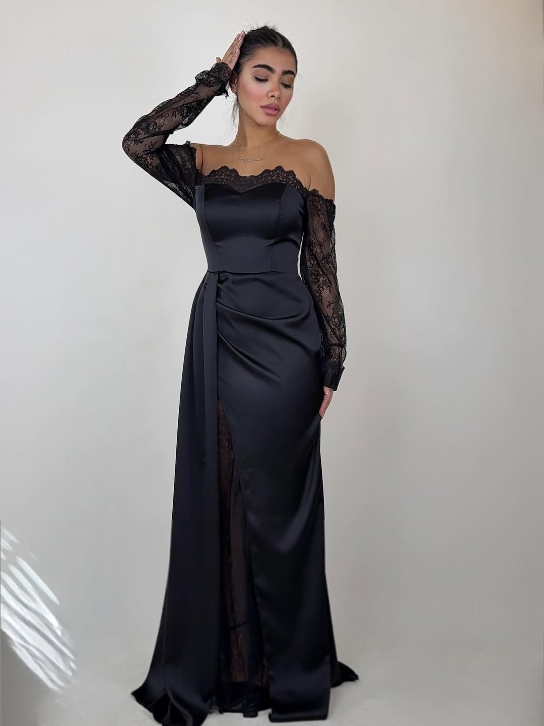 Chantilly — Robe de Soirée en Dentelle