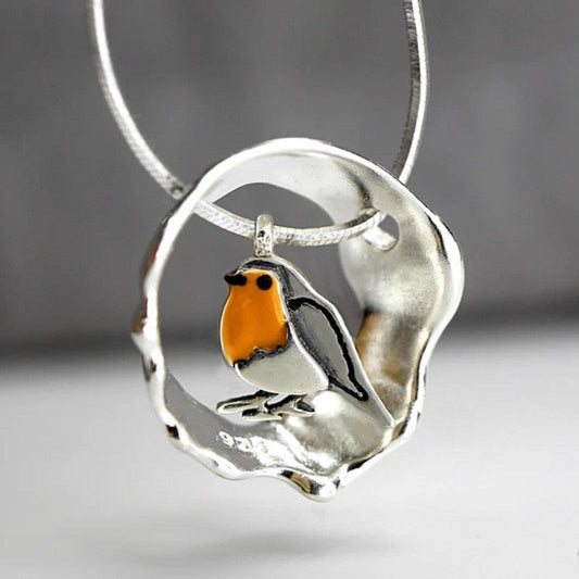 Collier avec un Rouge-gorge