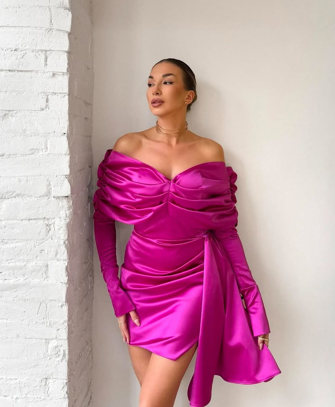 Ellia — Robe en taffetas élastique corsetée