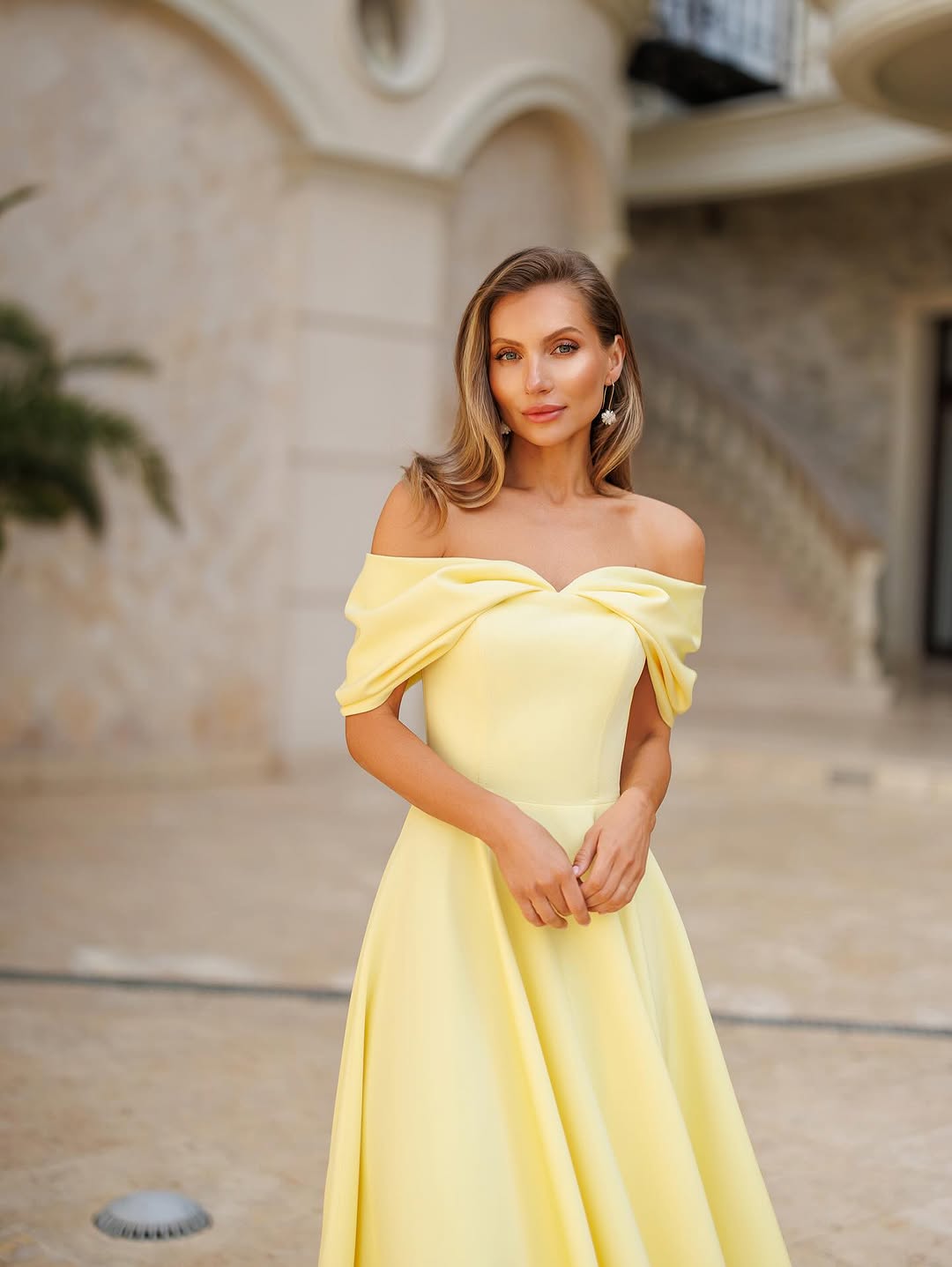 Deliha — Robe fluide à épaules dénudées