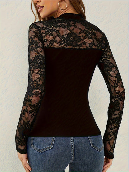 Seraphine — Blouse en dentelle à manches longues et col montant