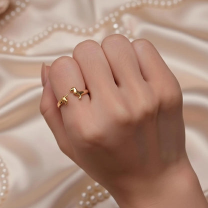 Bague délicate en argent représentant un teckel