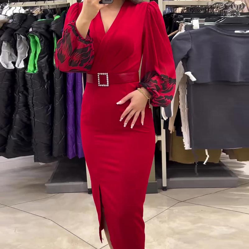 Adalyne — Robe Rouge en Soie à Col en V