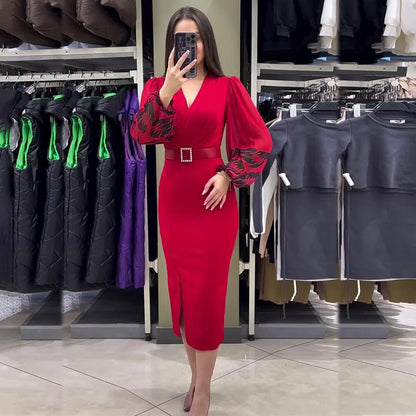 Adalyne — Robe Rouge en Soie à Col en V